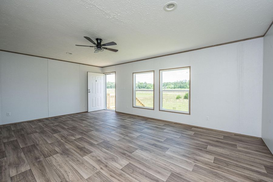 Spacious, unfurnished interior of a new home in , St. George (Image 12).