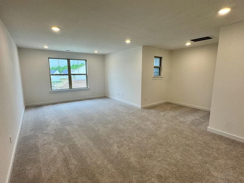 Spacious, unfurnished interior of a new home in Woods Crossing, Gallatin (Image 48).