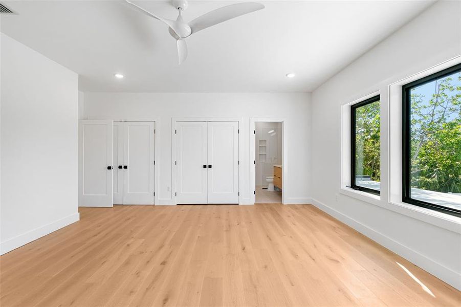 Spacious, unfurnished interior of a new home in , Sarasota (Image 23).