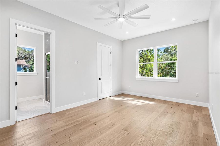 Spacious, unfurnished interior of a new home in , Palm Coast (Image 52).
