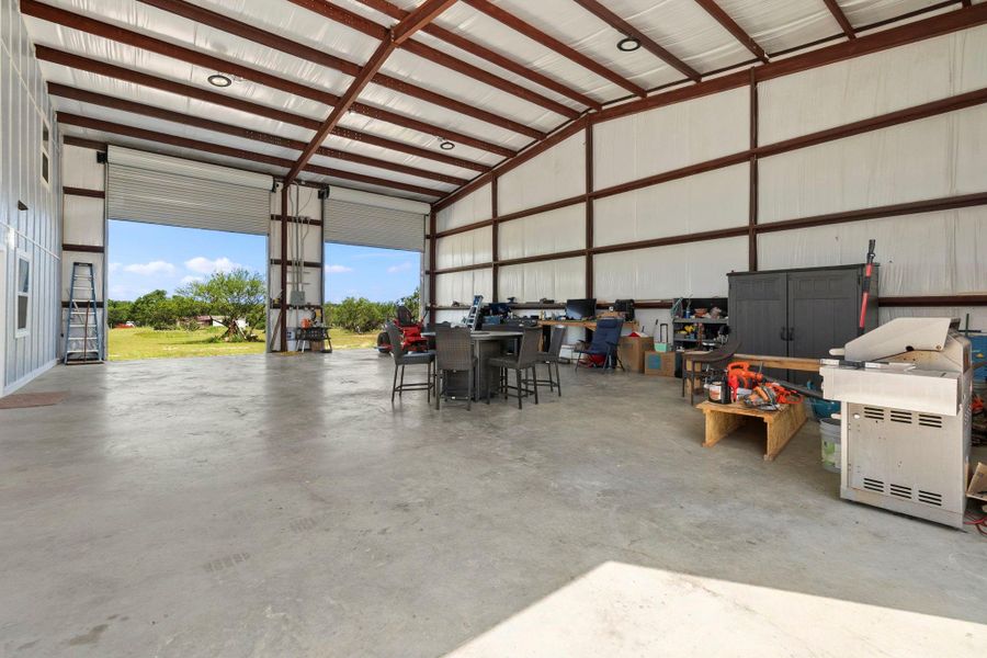 Community amenities in , Floresville (Image 28).