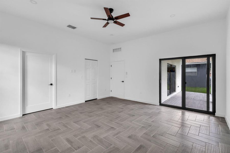 20-web-or-mls-2551NW14th-20