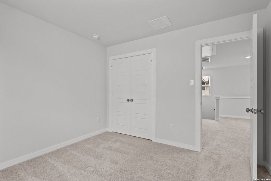 Spacious, unfurnished interior of a new home in Spring Creek, San Antonio (Image 25).
