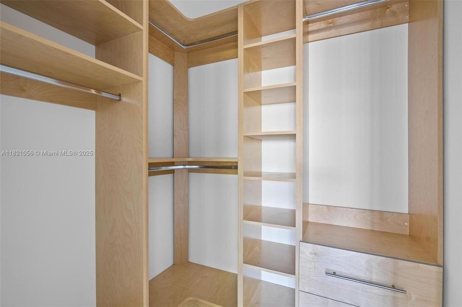 Image 34 of a home in .