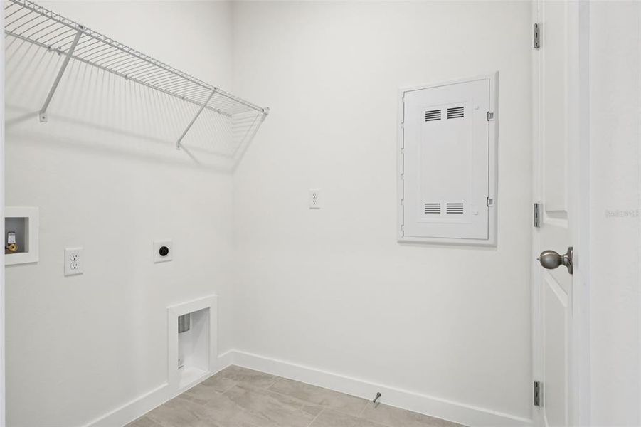 Spacious, unfurnished interior of a new home in Willowbrook North, Winter Haven (Image 24).