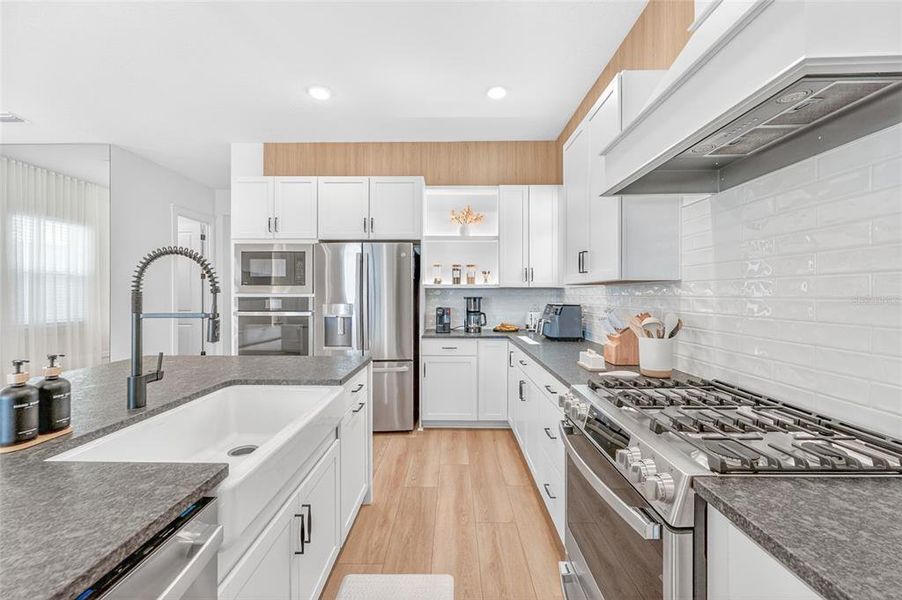 Furnished interior view inside a new home in , Winter Garden (Image 12).