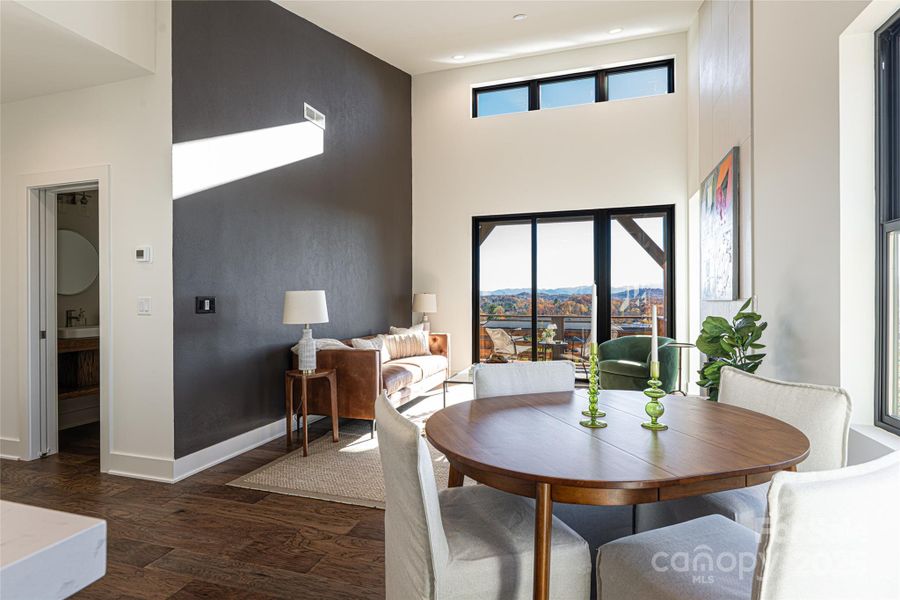 Living room - Similar