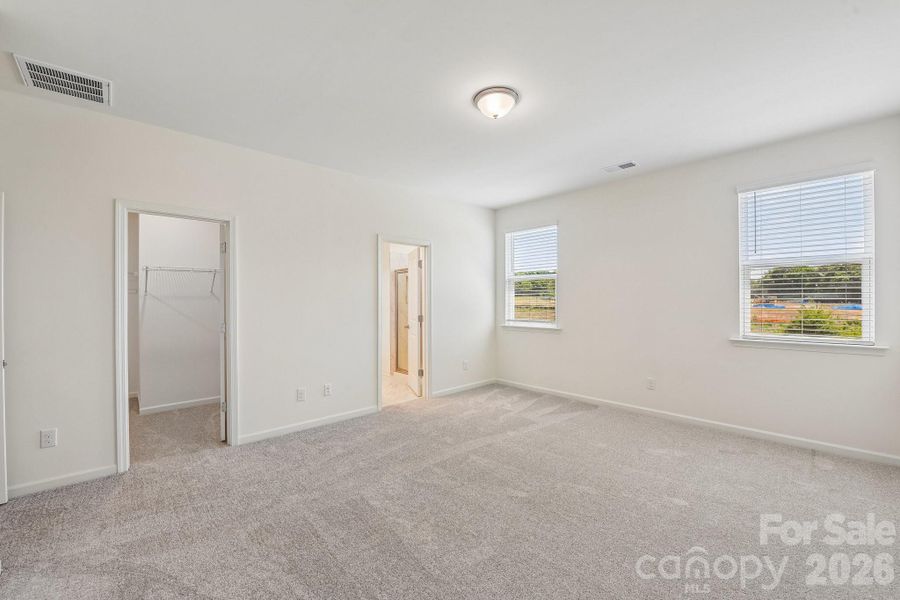 Spacious, unfurnished interior of a new home in , Monroe (Image 33).