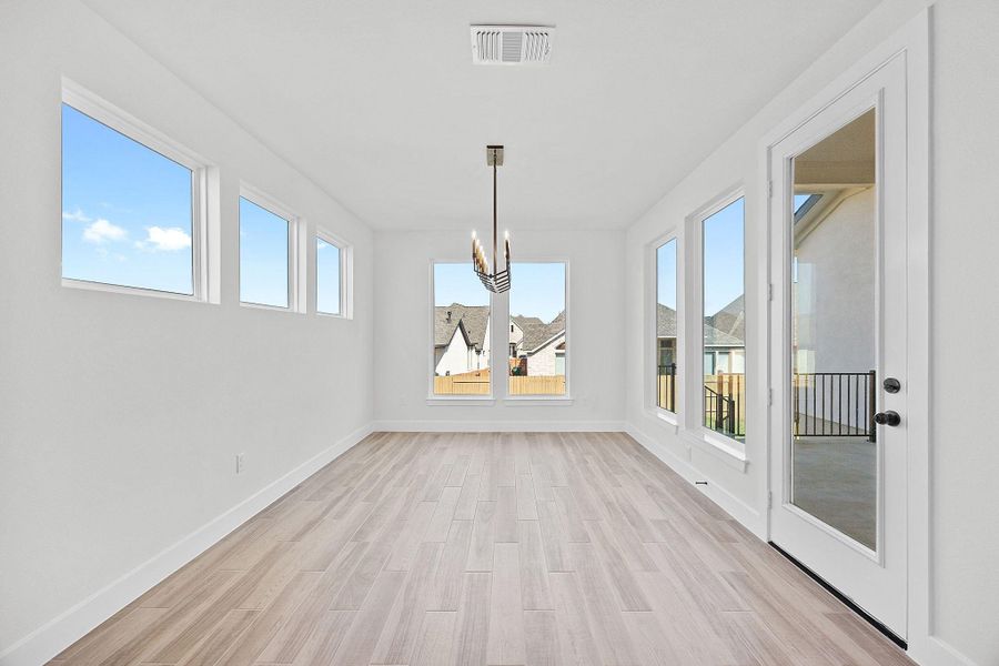 Spacious, unfurnished interior of a new home in The Colony, Bastrop (Image 22).