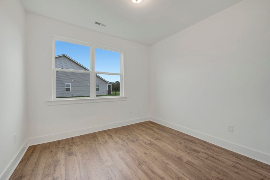 Spacious, unfurnished interior of a new home in Fox Field Farms, Broadway (Image 25).