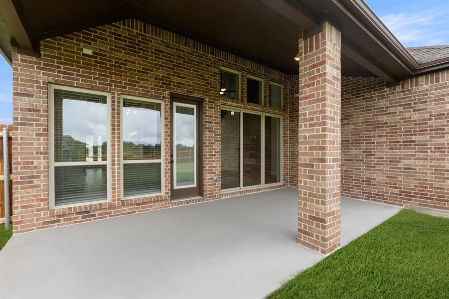 513 Pond Springs-Patio-1