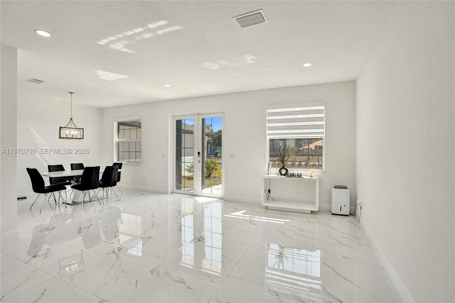 Spacious, unfurnished interior of a new home in , Loxahatchee (Image 84).