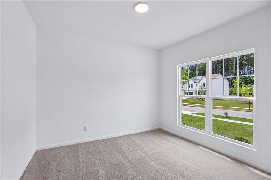 Spacious, unfurnished interior of a new home in The Pointe at Heron Bay, Locust Grove (Image 15).