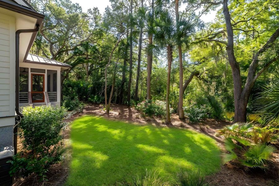 Exterior details and patio area of a home in , Seabrook Island (Image 23).