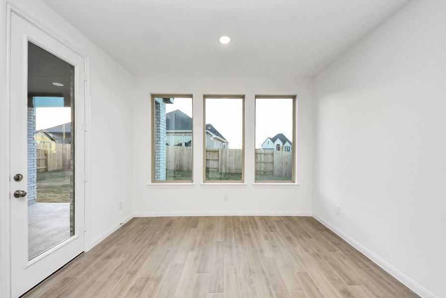 Spacious, unfurnished interior of a new home in Elyson, Katy (Image 24).
