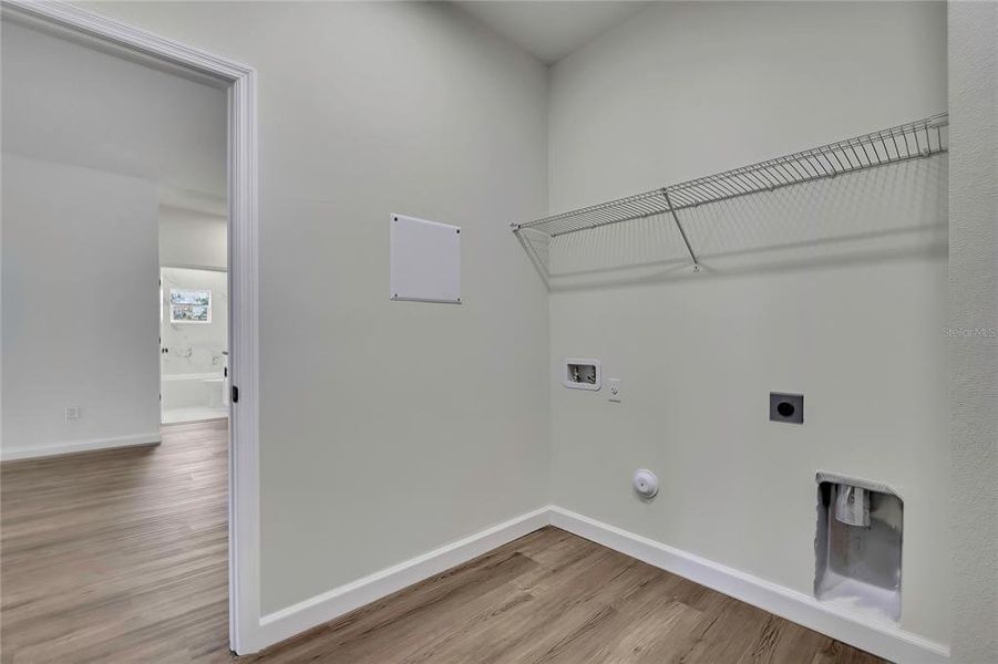 Spacious, unfurnished interior of a new home in , Tampa (Image 44).