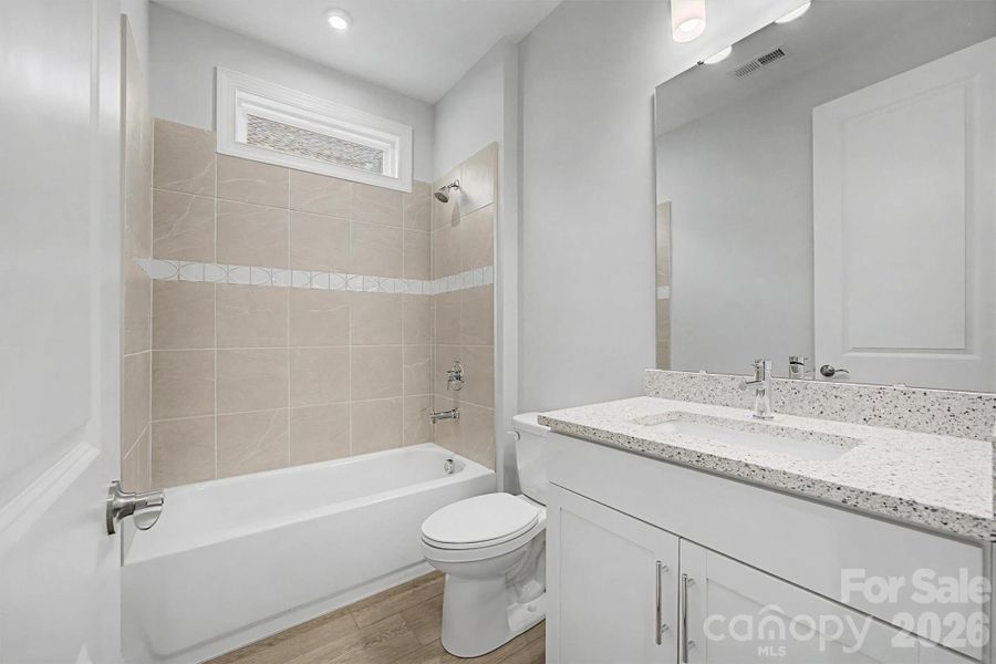 Furnished interior view inside a new home in Handsmill on Lake Wylie, York (Image 9).