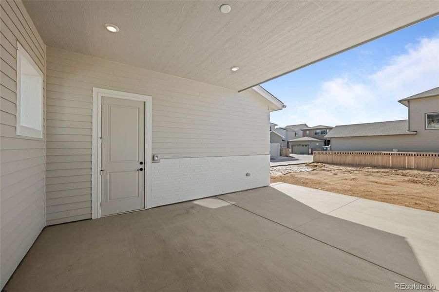 Spacious, unfurnished interior of a new home in Painted Prairie, Aurora (Image 23).