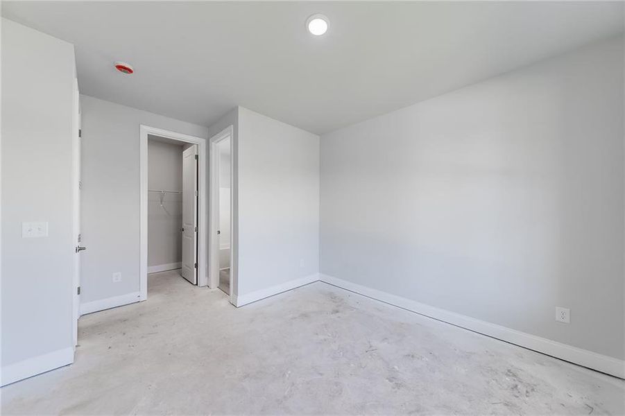 Spacious, unfurnished interior of a new home in , Homer (Image 25).
