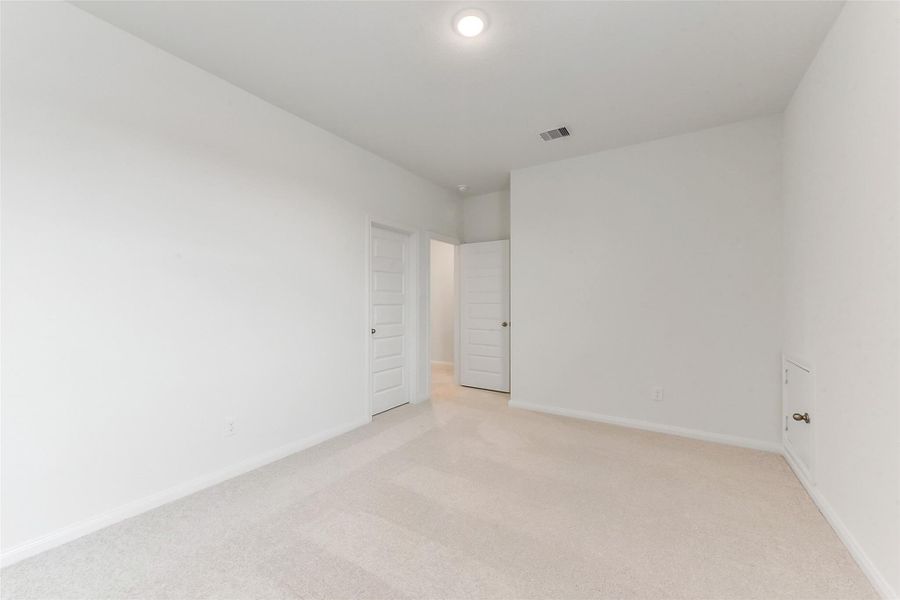 Spacious, unfurnished interior of a new home in Anderson Lakes, Houston (Image 38).