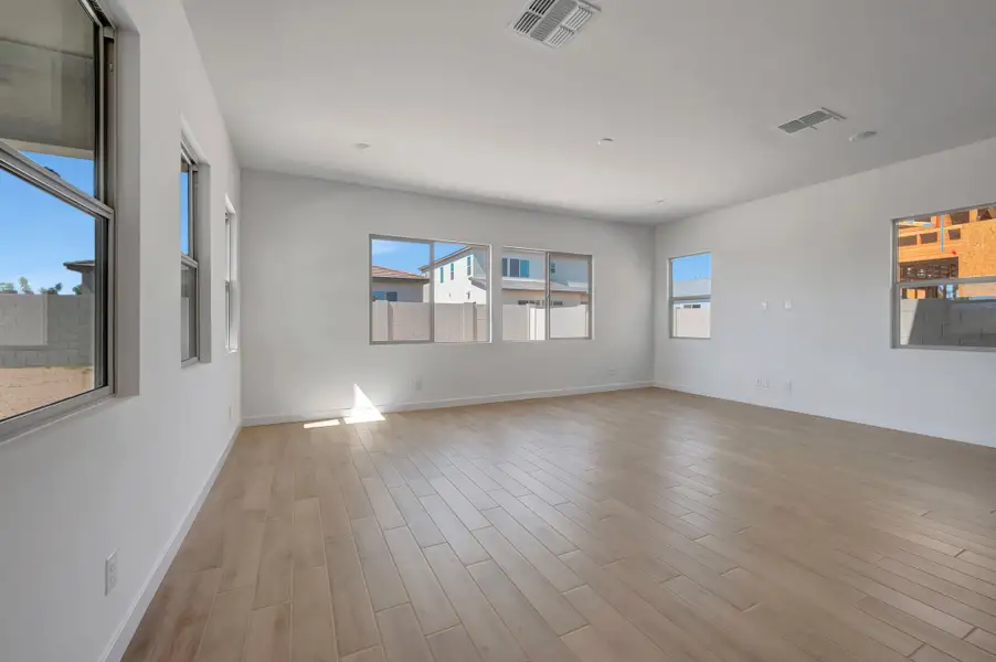 Spacious, unfurnished interior of a new home in Soleo, San Tan Valley (Image 25).