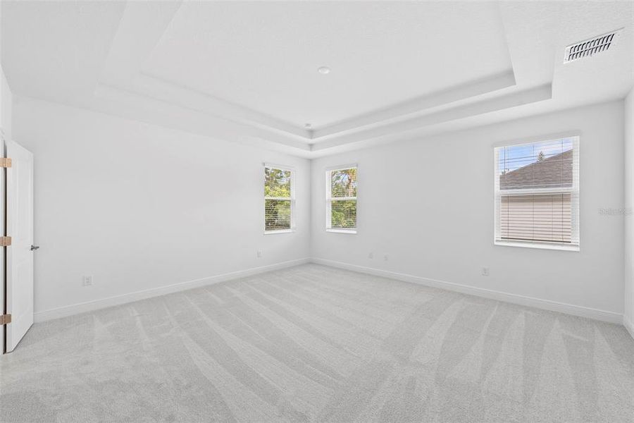 Spacious, unfurnished interior of a new home in , St. Petersburg (Image 33).