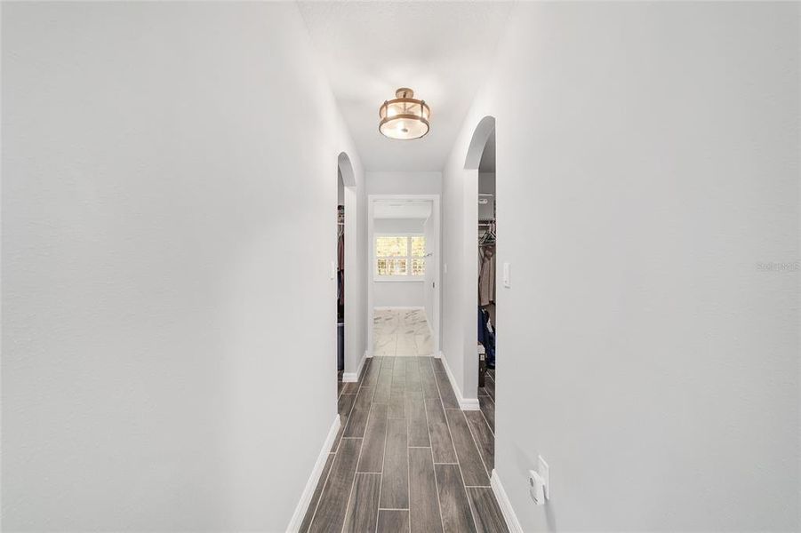 Spacious, unfurnished interior of a new home in , Williston (Image 21).