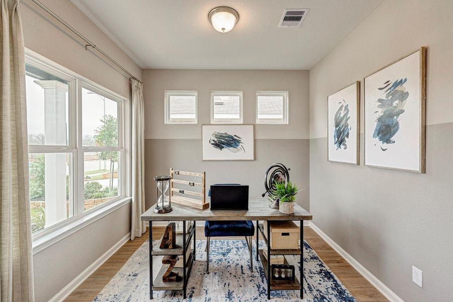 Photo shown is of a staged model home and should be used for illustration purposes only. Actual home features, finishes, color, upgrades and layout may vary. Furniture not included.