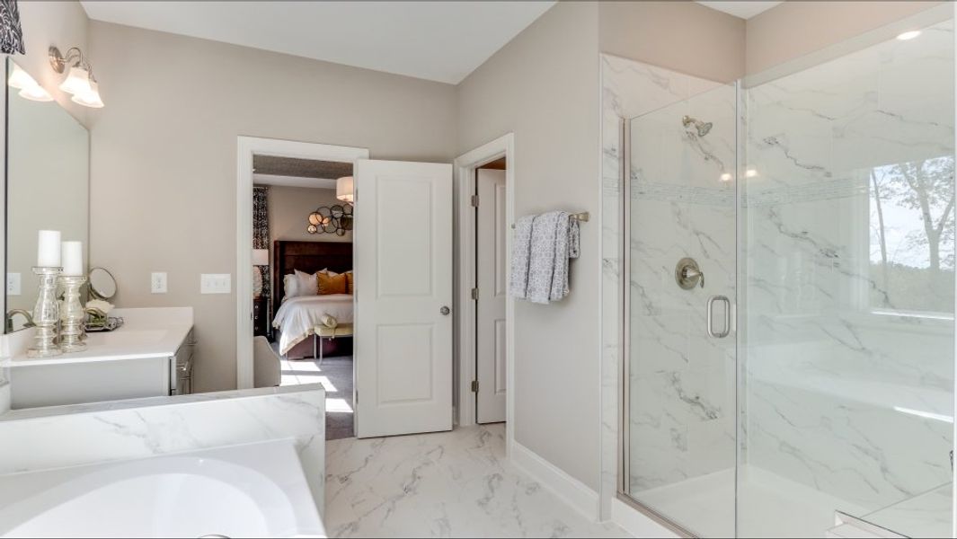 Edison II Owner's Suite Bathroom