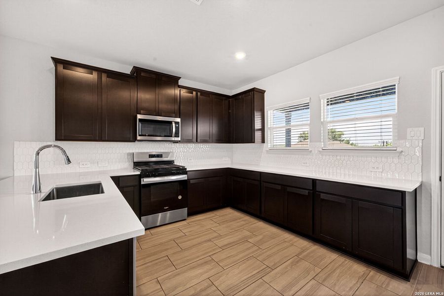Furnished interior view inside a new home in Thomas Pond, San Antonio (Image 8).