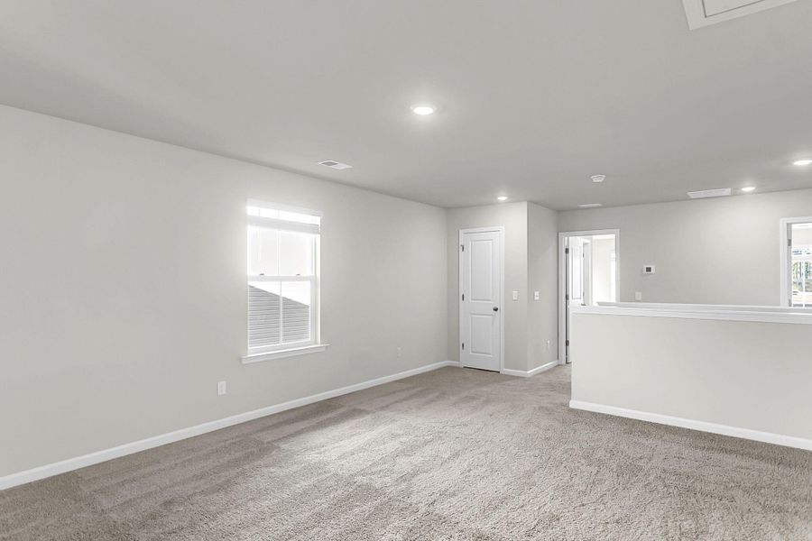 Spacious, unfurnished interior of a new home in Wildcat Chase, Summerville (Image 15).