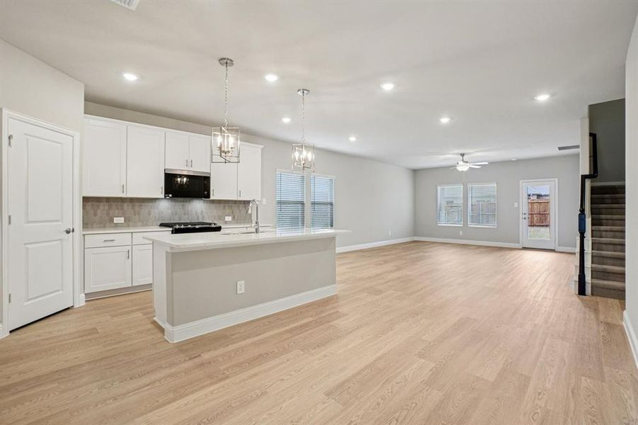 Photo is not of the actual home, but is an inspirational photo of builder’s model home and may depict options, furnishings, and/or decorator features that are not included. Photo is not of the actual home, but is an inspirational photo of builder’s model home and may depict options, furnishings, and/or decorator features that are not included.