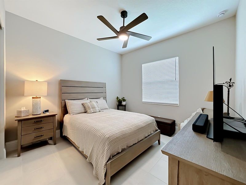 9244 SW Pinnacle Ensuite Bed