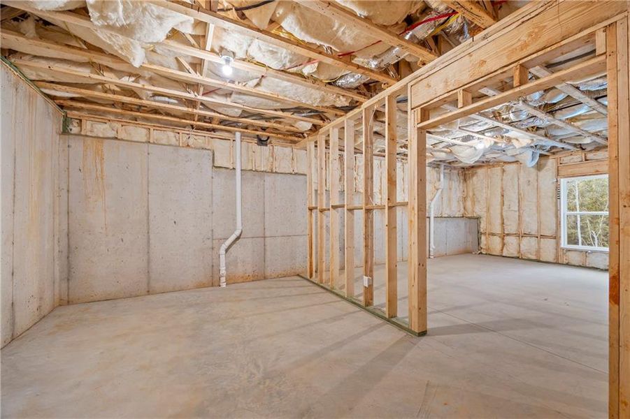 Spacious, unfurnished interior of a new home in , Flowery Branch (Image 88).