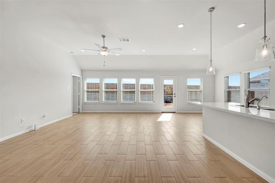 Spacious, unfurnished interior of a new home in Elevon, Lavon (Image 30).