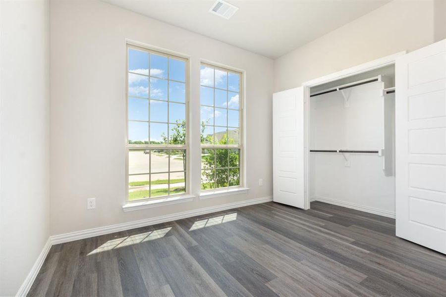 Spacious, unfurnished interior of a new home in Courts Of Bonnie Brae, Denton (Image 25).