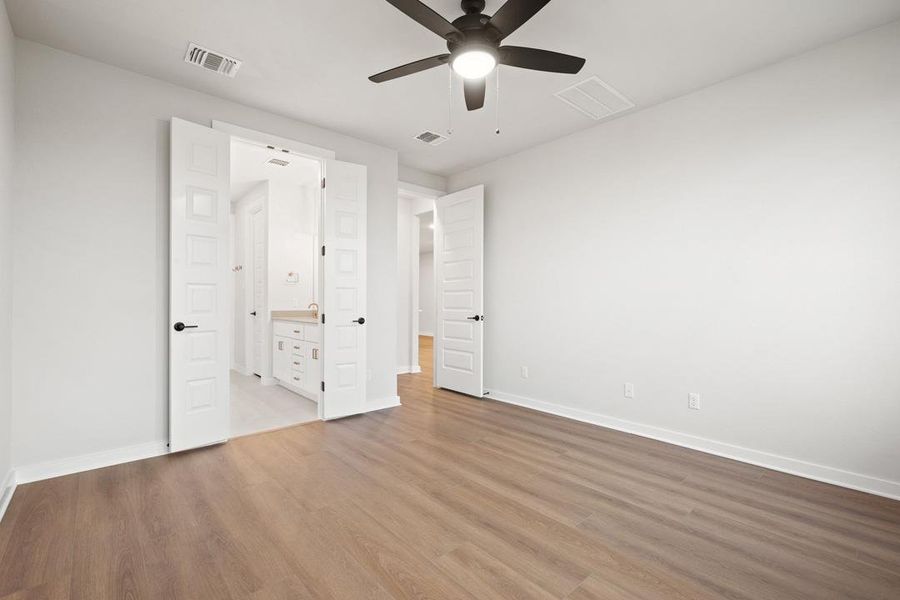 Spacious, unfurnished interior of a new home in Flora, Hutto (Image 24).