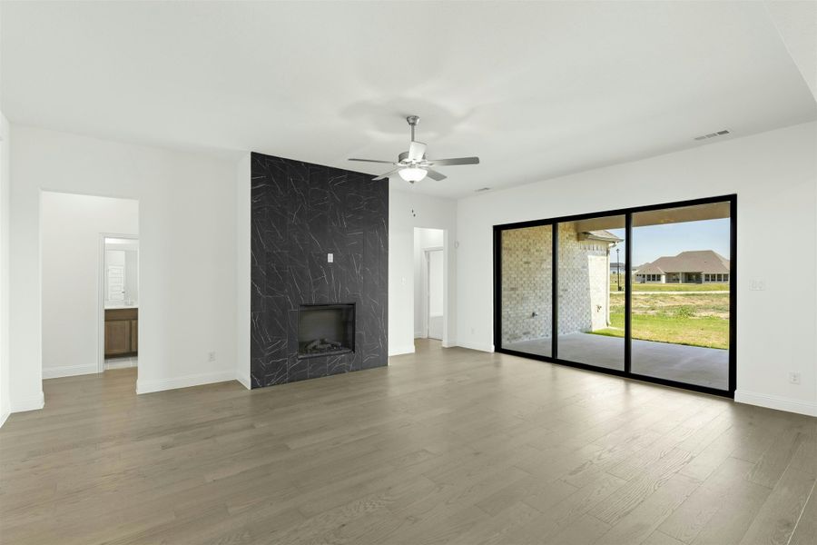 Representative unfurnished interior of a home built from the Brady by Kindred Homes in Oak Creek Ranch, Waxahachie (Image 27).