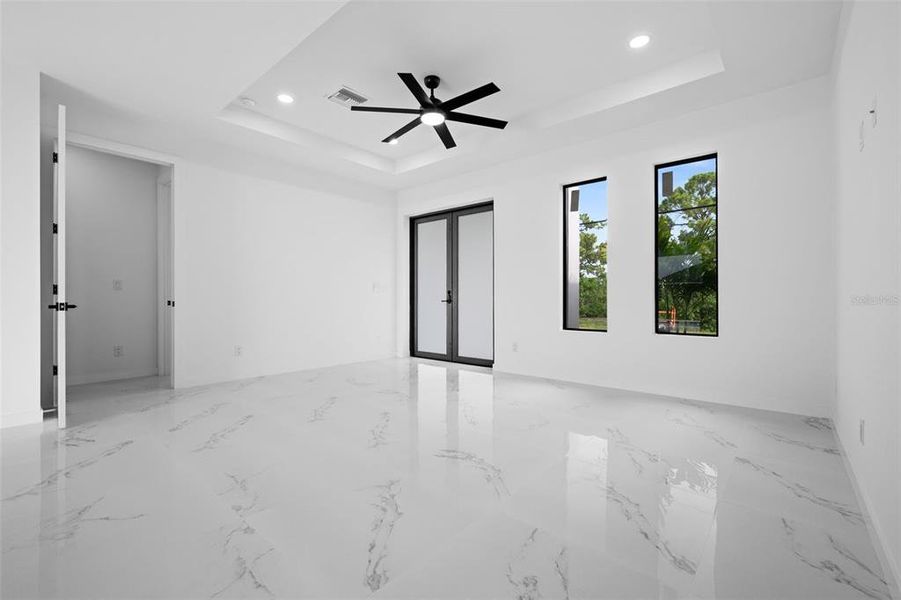 Spacious, unfurnished interior of a new home in , Cape Coral (Image 20). Spacious, unfurnished interior of a new home in , Cape Coral (Image 20).