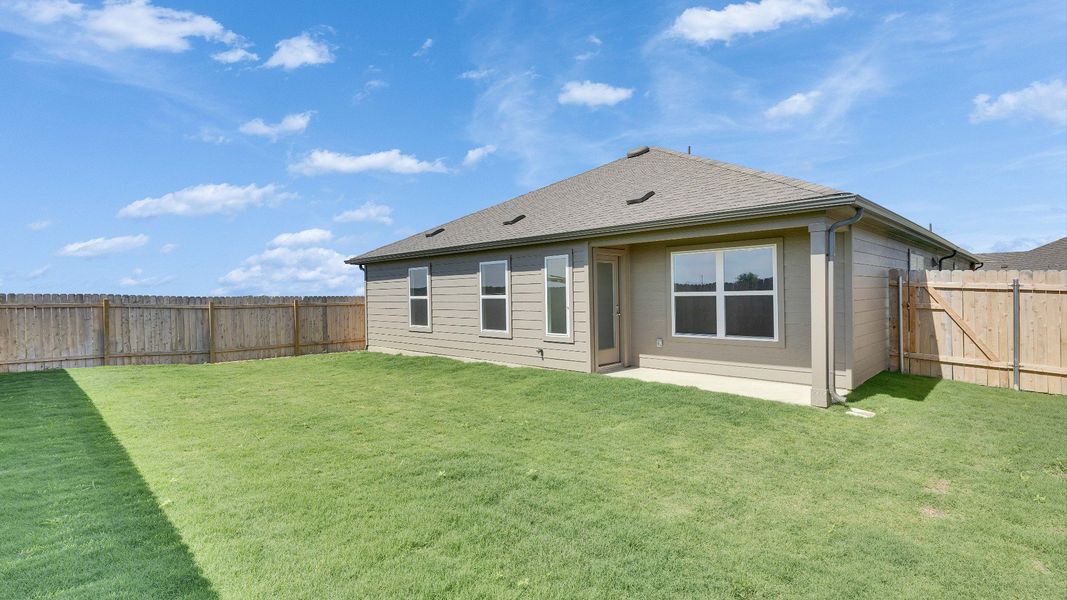Exterior details and patio area of a home in Hunters Glen, Jarrell (Image 3).
