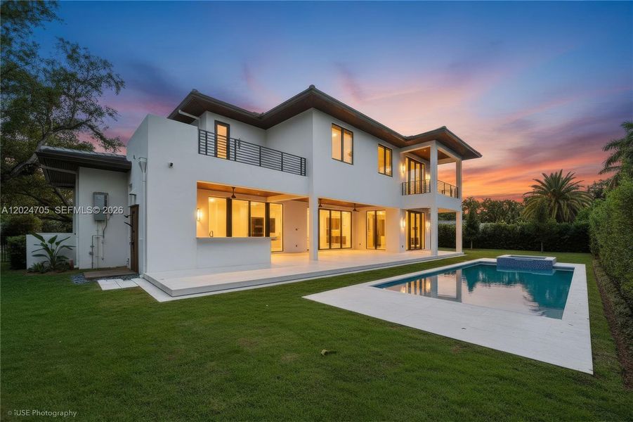 Exterior details and patio area of a home in , Pinecrest (Image 35).