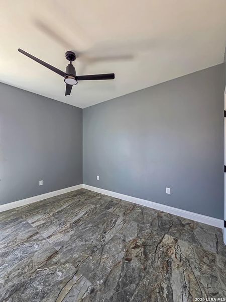 Spacious, unfurnished interior of a new home in , Eagle Pass (Image 27).
