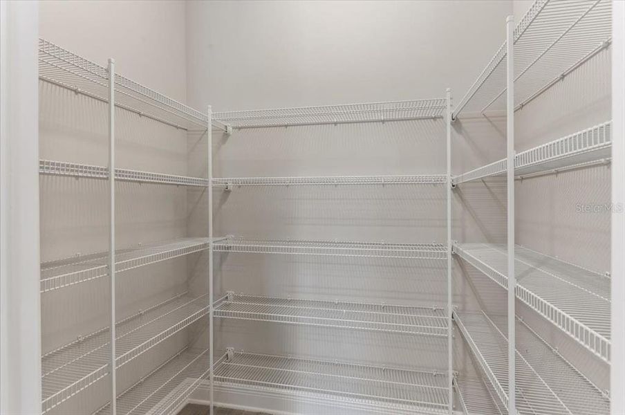 Spacious, unfurnished interior of a new home in , Sarasota (Image 41).
