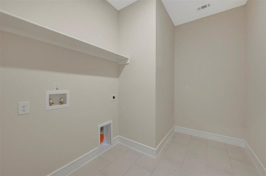 Spacious, unfurnished interior of a new home in Elevon, Lavon (Image 21).