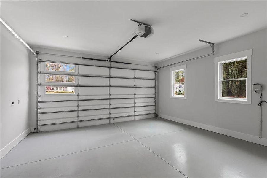Spacious, unfurnished interior of a new home in , Atlanta (Image 20).