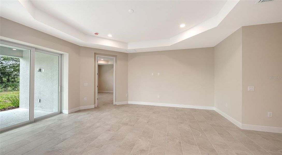 Spacious, unfurnished interior of a new home in Grand Park, Sarasota (Image 17).