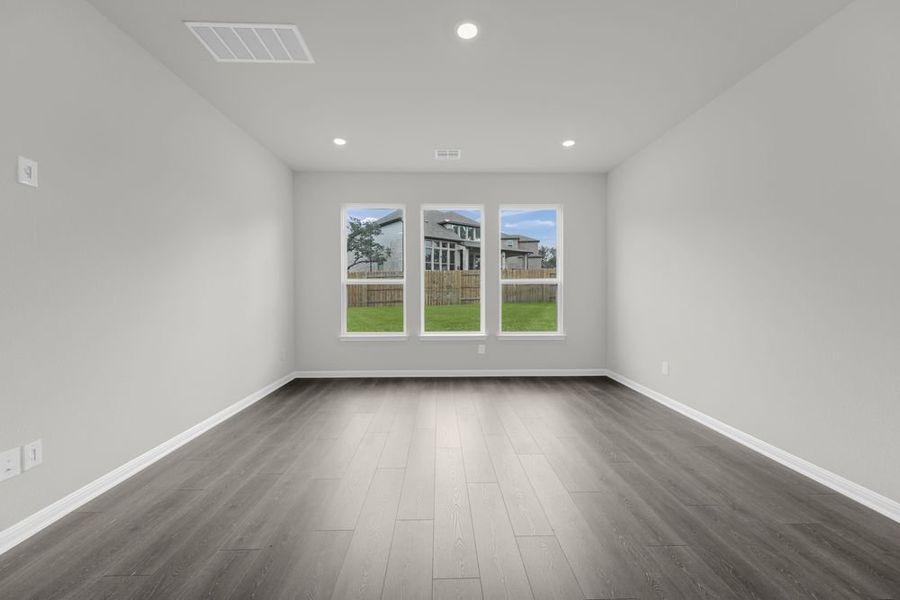 Spacious, unfurnished interior of a new home in Parkside on the River 60s, Georgetown (Image 17).