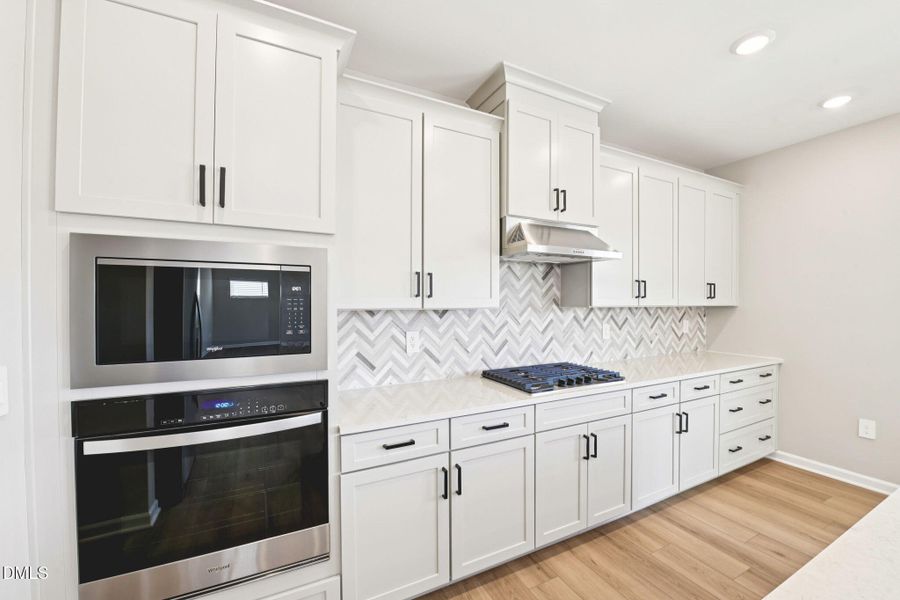 11 - Kitchen