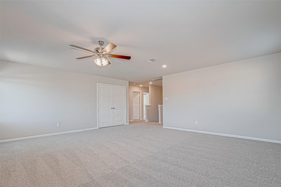 Spacious, unfurnished interior of a new home in Mill Creek Trails, Magnolia (Image 15).