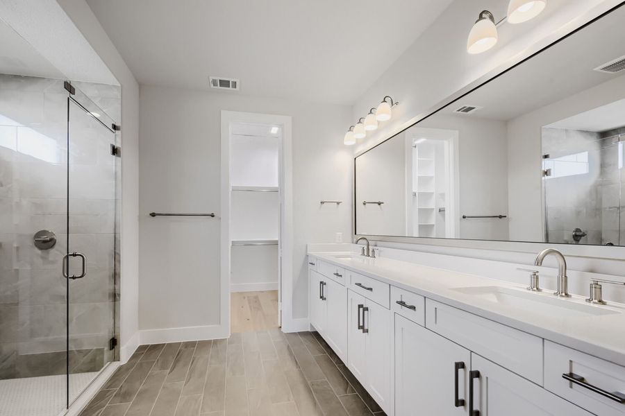 11300 Cider - Main Bathroom
